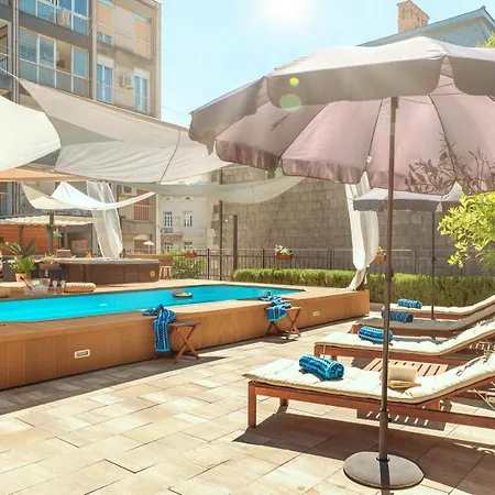 Bed & Breakfast Evala Luxury With Pool And Garden 4*