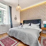 Couette-café Evala Luxury With Pool And Garden 4*