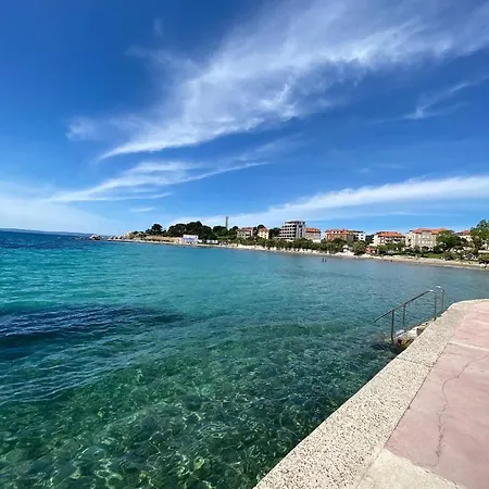 ベッド・アンド・ブレックファスト Evala Luxury With Pool And Garden