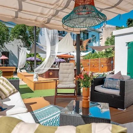 住宿加早餐酒店 Evala Luxury With Pool And Garden