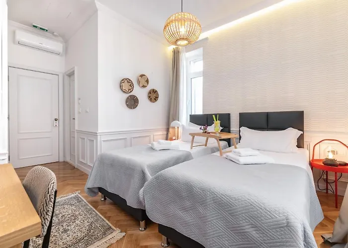 krevet i doručak Evala Luxury With Pool And Garden Split