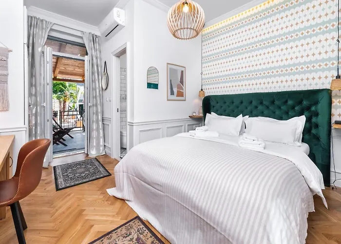 Evala Luxury With Pool And Garden 4* ספליט