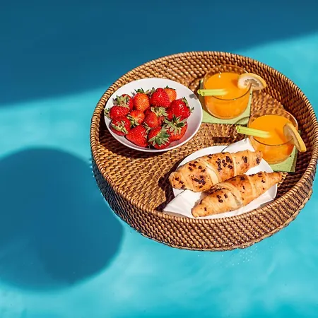 Evala Luxury With Pool And Garden ベッド・アンド・ブレックファスト
