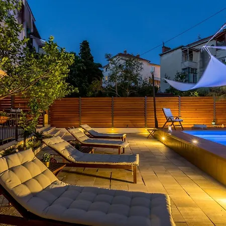 Evala Luxury With Pool And Garden ベッド・アンド・ブレックファスト 4*