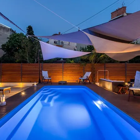 Evala Luxury With Pool And Garden ベッド・アンド・ブレックファスト 4*
