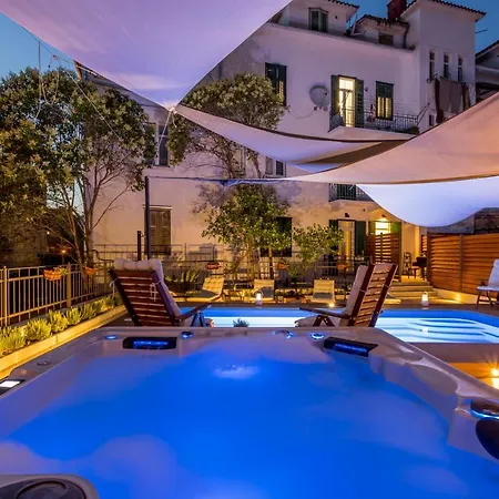 Evala Luxury With Pool And Garden ベッド・アンド・ブレックファスト スプリト