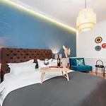 Evala Luxury With Pool And Garden 4* 스플리트