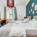 Panzió Evala Luxury With Pool And Garden 4*