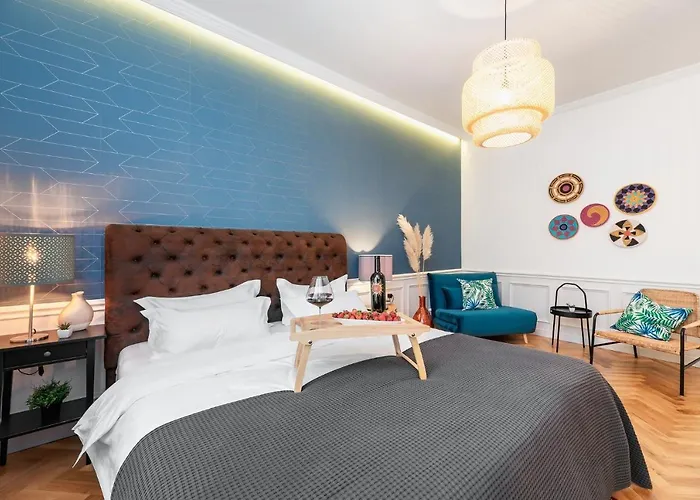 Evala Luxury With Pool And Garden 4* Split