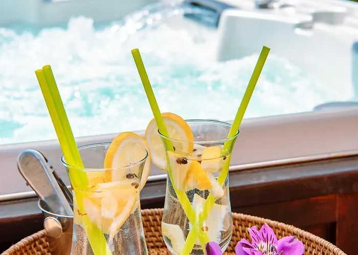 Evala Luxury With Pool And Garden 4* Split