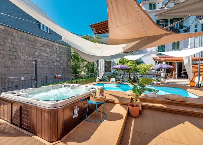 Evala Luxury With Pool And Garden 4*