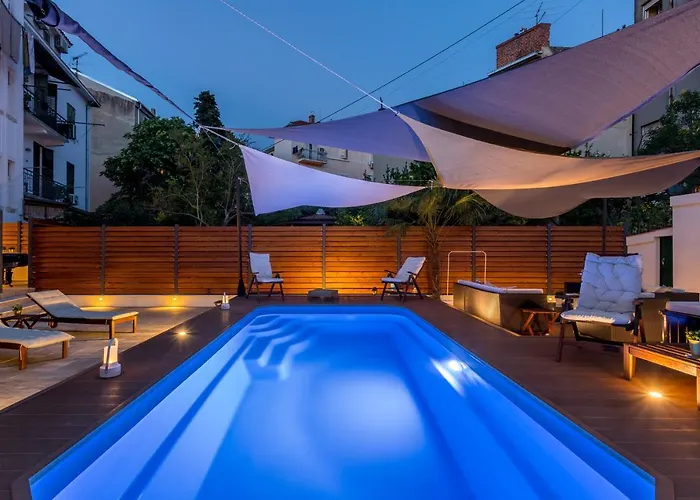 Evala Luxury With Pool And Garden Bed & Breakfast 4*